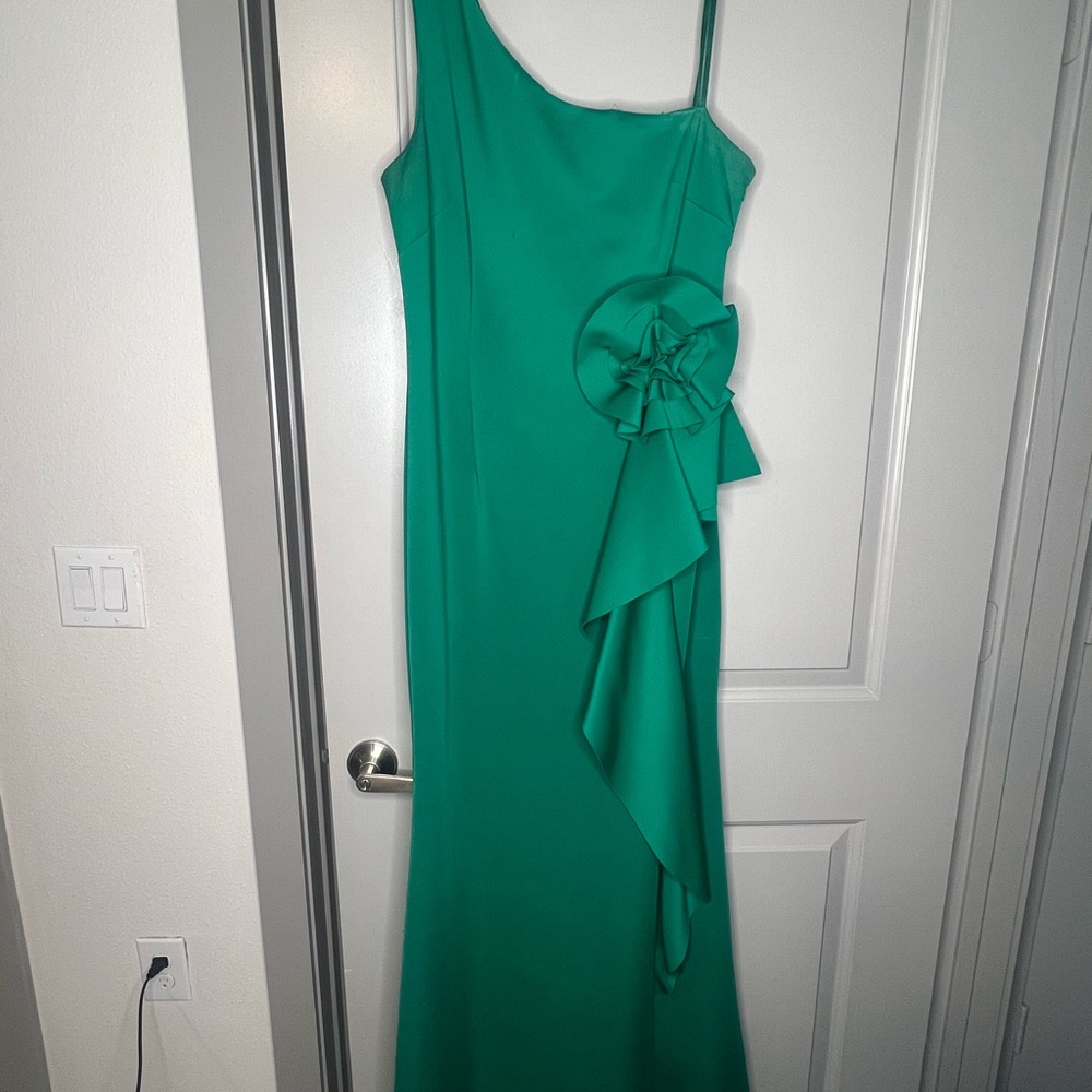 Jessica Howard One Shoulder Green Dress